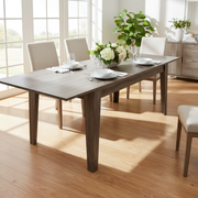 Mesa en comedor moderno